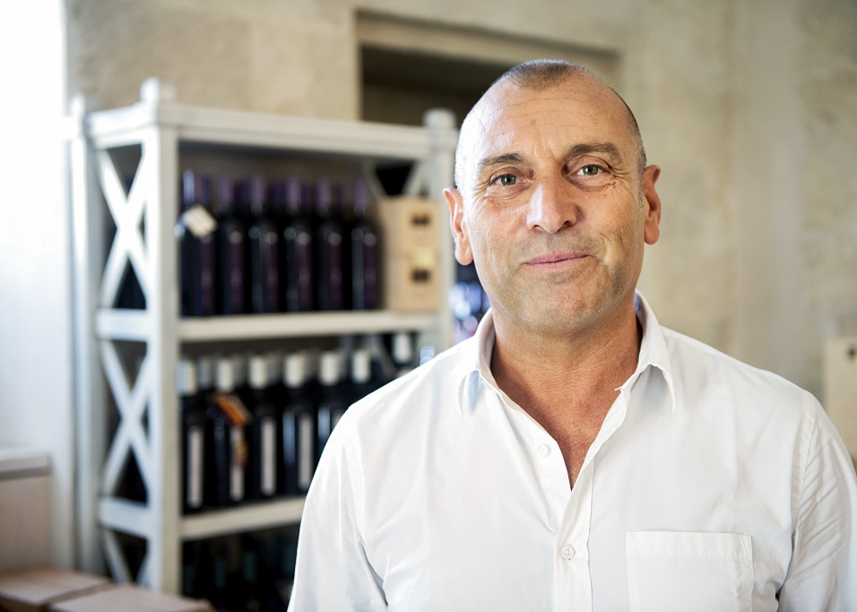 Gaetano Marangelli is one of the leading innovators in Apulia today, working with traditional varietals like Primitivo, Negroamaro, Minutolo and Susumaniello.