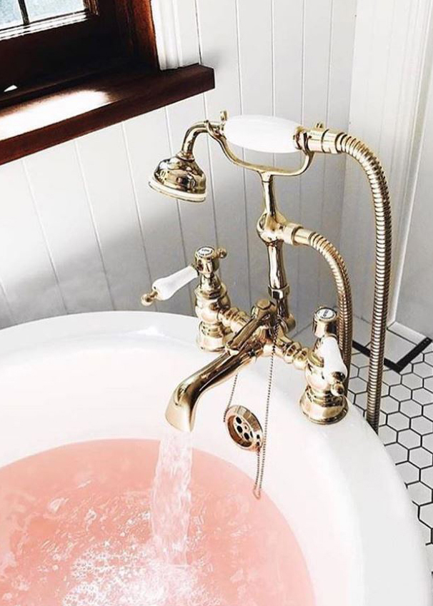 Couer Clementine_rose bath_@clementine_provence @jasminedowling